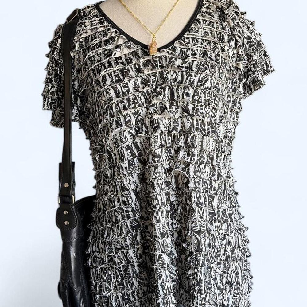 New Directions Black White Abstract Print Tiered Ruffle Top Size Large V Neck